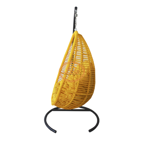 Подвесное кресло желтое из искусственного прута